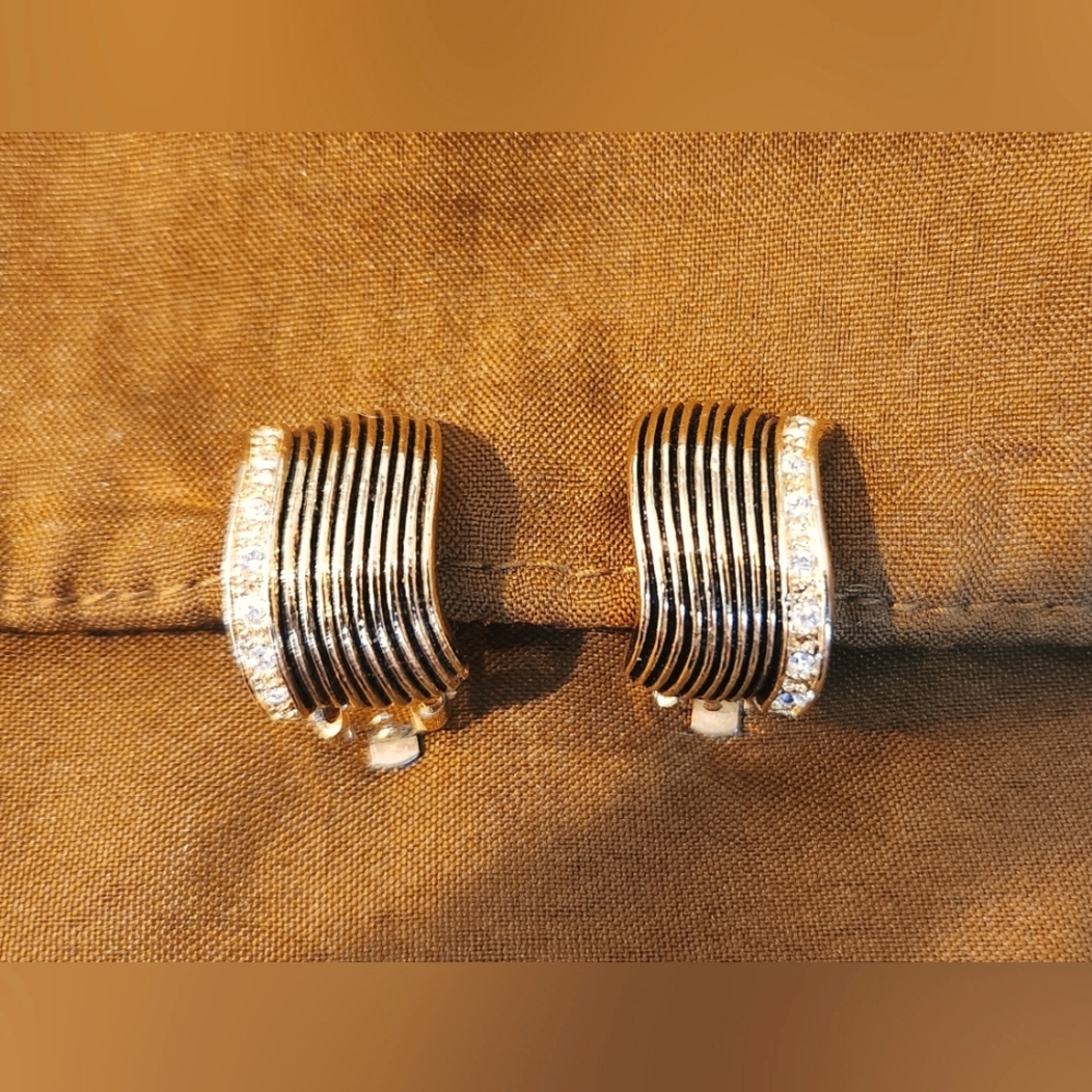 Vintage BIJOUX-TERNER Gold & Black Ladies Clip-On Earrings 1980-90s